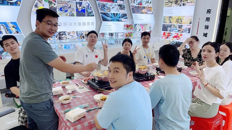 歡聚一堂，“趣”“味”無(wú)限—微視光電舉行月度聚餐趣味小活動(dòng)